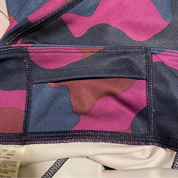 Like New Columbia Camo Leggings - Picture 13 of 13